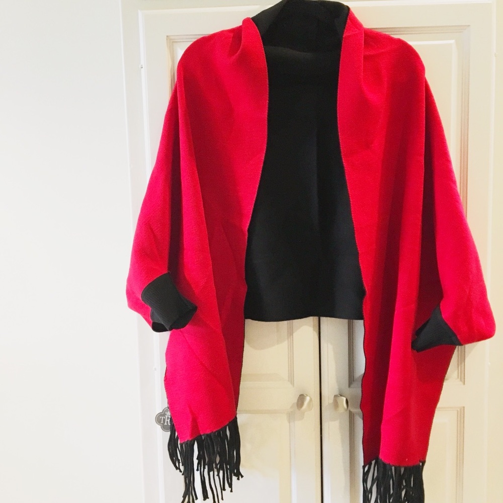 Reversible Sweater with Fringe Red/Black